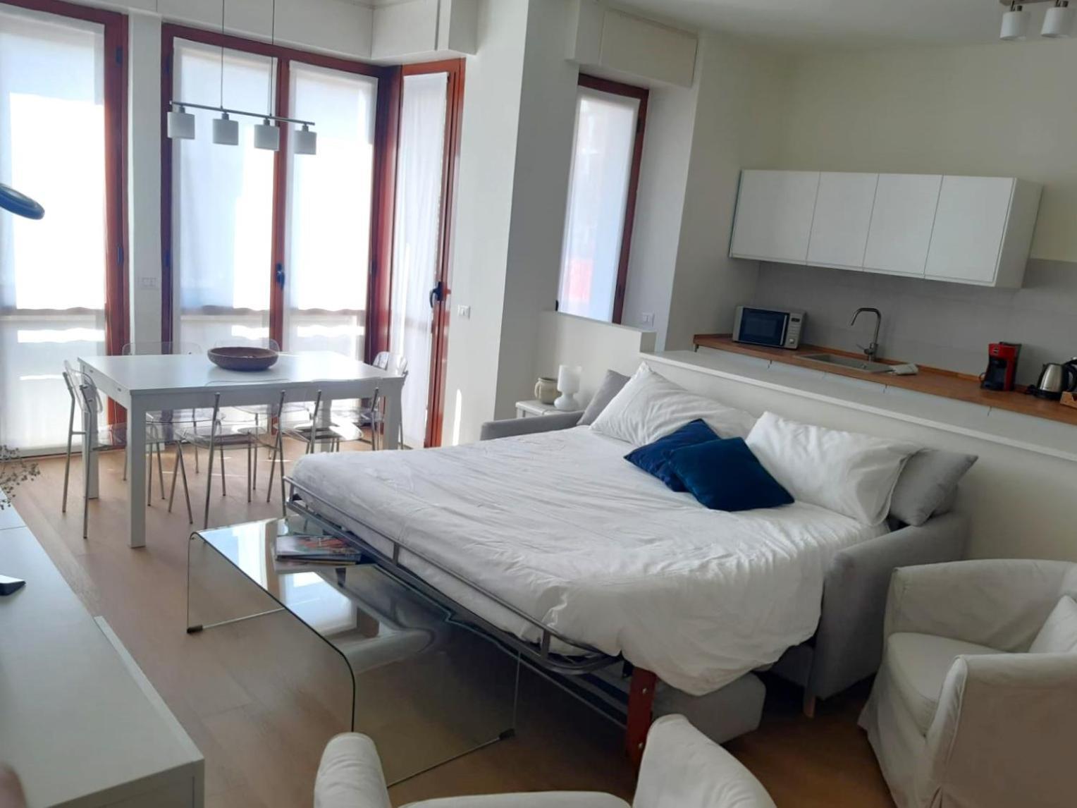 Charming Towers Guest House-Apartment Милан Экстерьер фото